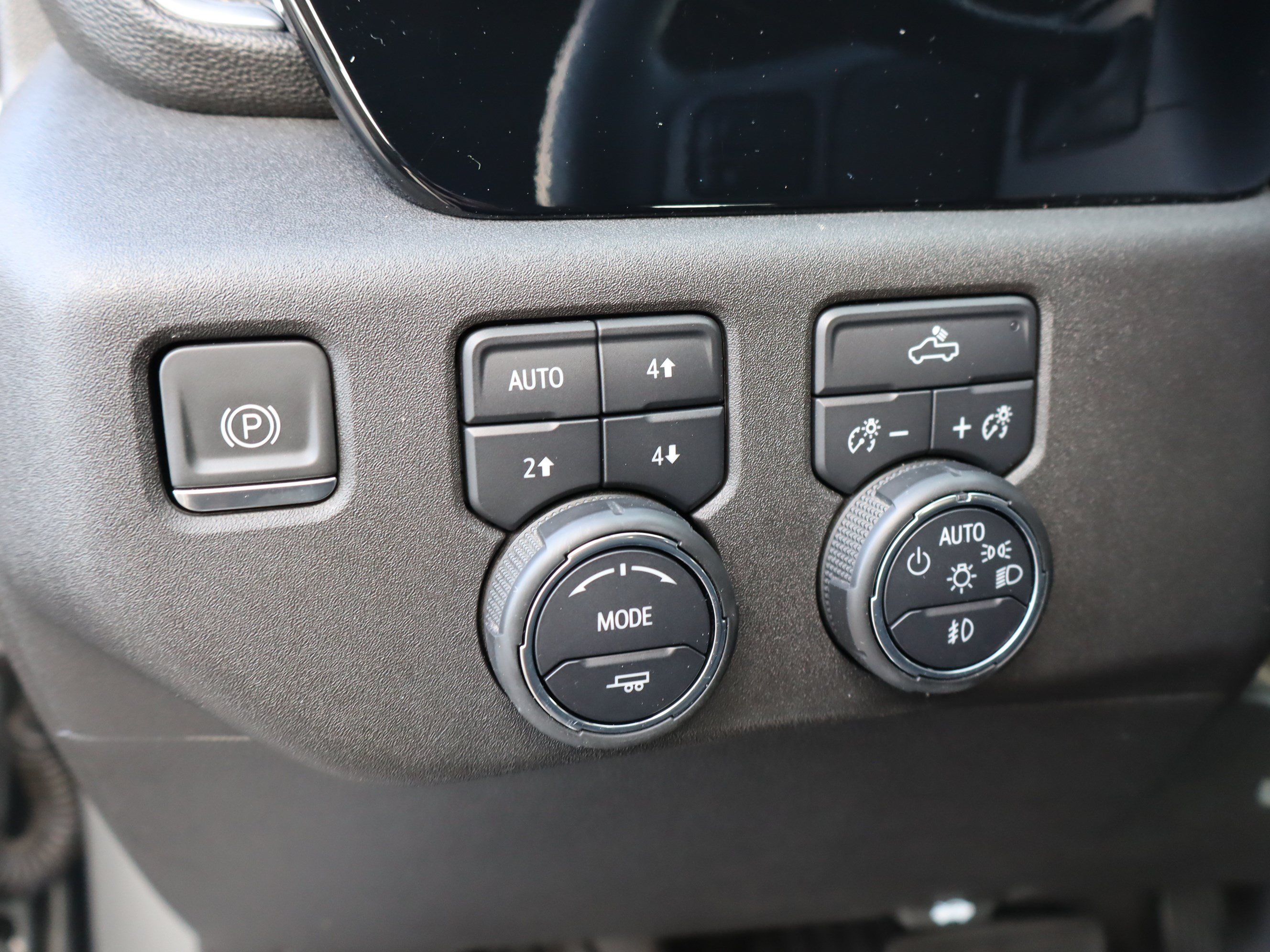 Used 2024 Chevrolet Silverado 1500 RST w/ Z71 Off-Road Package AWD/4WD image 20