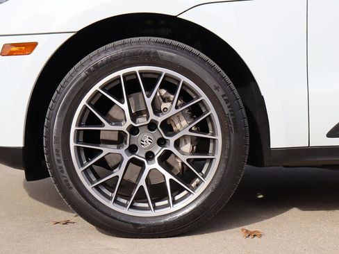 Used 2017 Porsche Macan S image 51