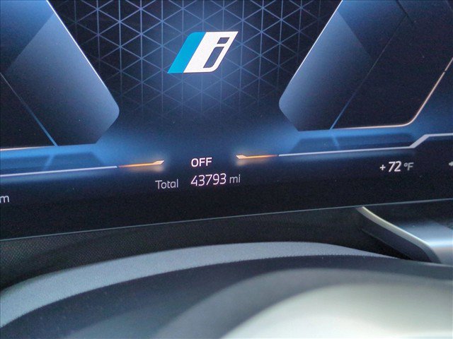 Certified 2023 BMW i7 xDrive60 AWD/4WD image 11