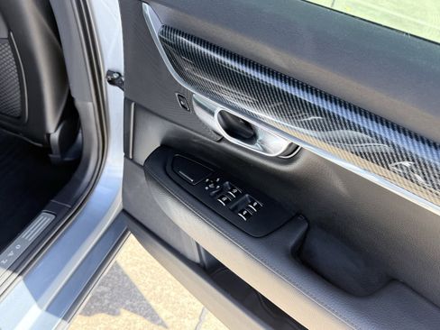 Used 2018 Volvo S90 T5 Momentum w/ Convenience Package image 41