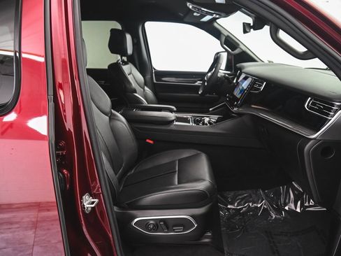 Used 2022 Jeep Wagoneer Series III image 32