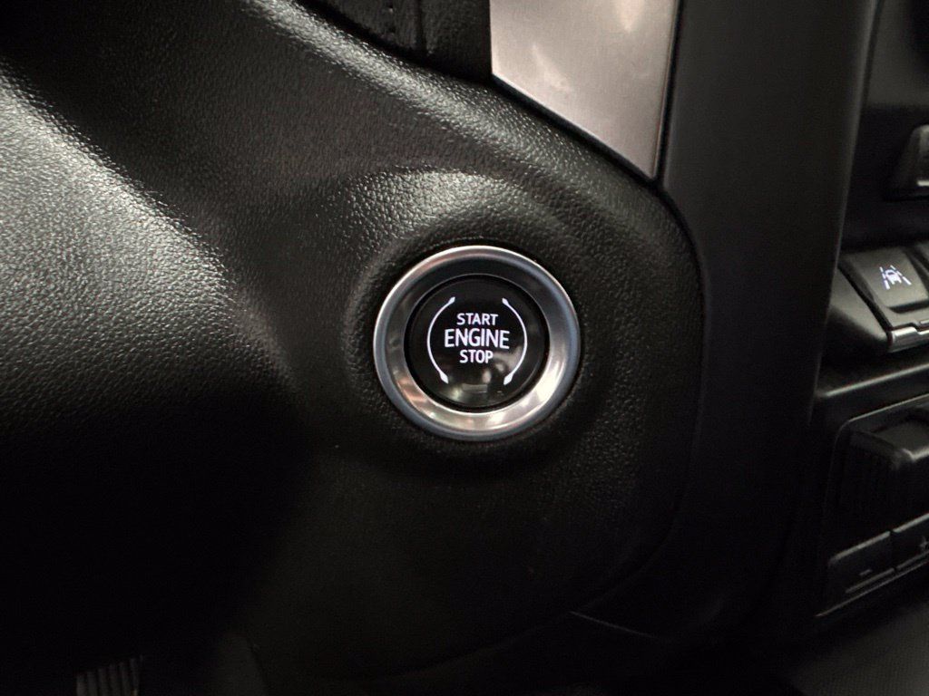 Used 2021 Chevrolet Silverado 1500 LTZ w/ Technology Package AWD/4WD image 22