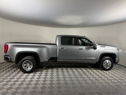 Used 2024 Chevrolet Silverado 3500 High Country w/ Technology Package AWD/4WD image 5