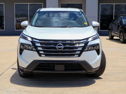 Certified 2026 Nissan Rogue SV FWD image 23