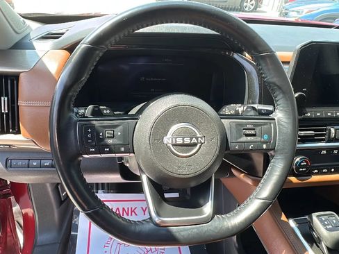 Used 2023 Nissan Pathfinder Platinum AWD/4WD image 10