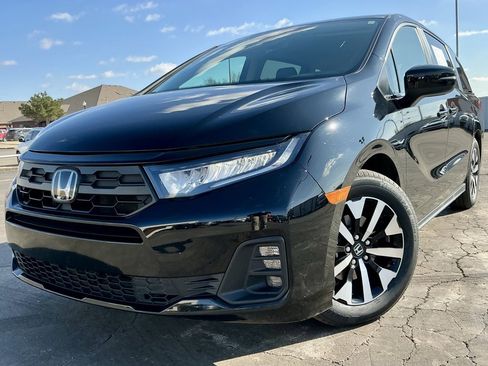 Used 2025 Honda Odyssey EX-L image 2