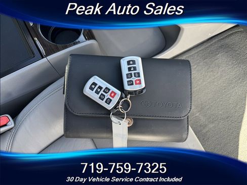 Used 2016 Toyota Sienna XLE Premium image 40