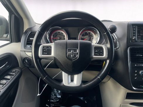 Used 2017 Dodge Grand Caravan SE w/ Power Window Group image 12