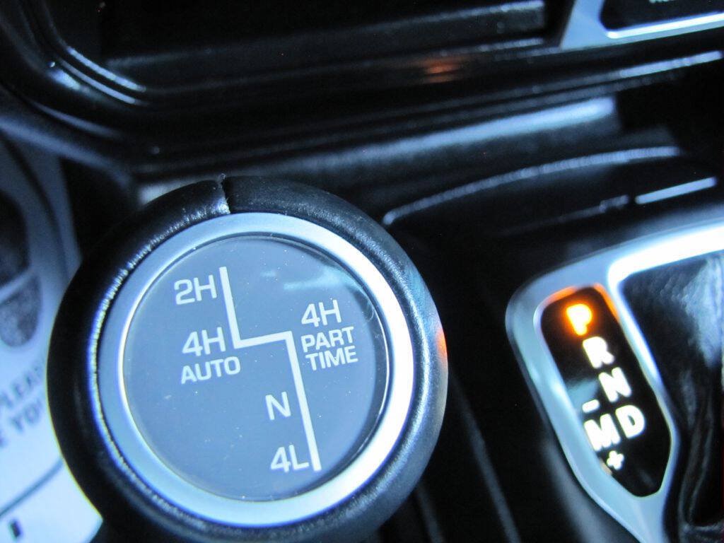 Used 2022 Jeep Wrangler Unlimited Sahara w/ Safety Group AWD/4WD image 29