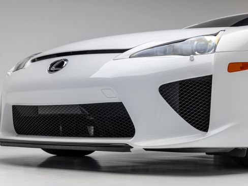 Used 2012 Lexus LFA RWD image 9