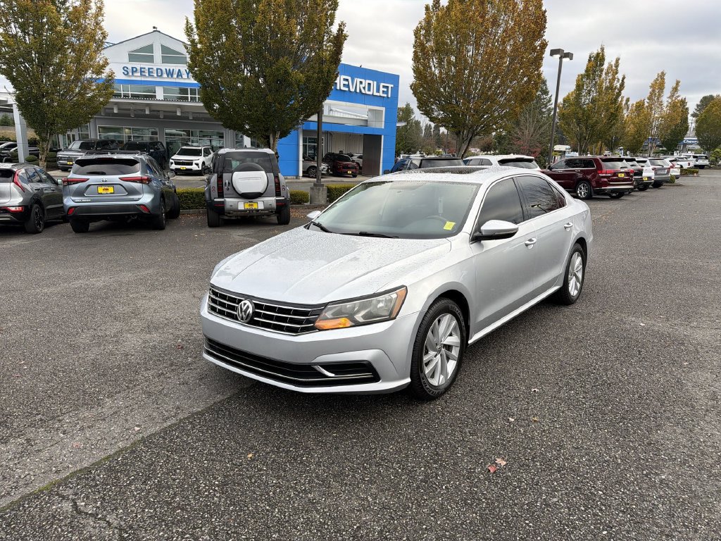 Used 2018 Volkswagen Passat 2.0T SE FWD image 1