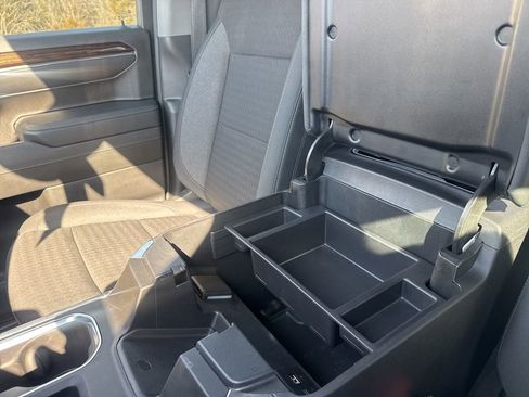 Used 2024 GMC Sierra 1500 Elevation image 29