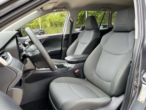 Used 2025 Toyota RAV4 XLE FWD image 23
