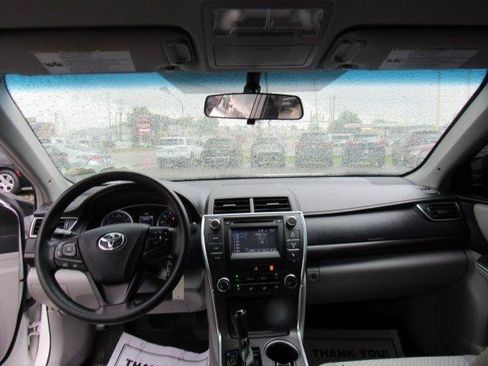 Used 2017 Toyota Camry LE FWD image 15