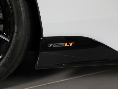 Used 2022 McLaren 765LT RWD image 23