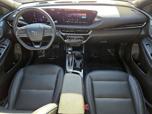 Used 2025 Buick Envista Sport Touring w/ Convenience II Package FWD image 18