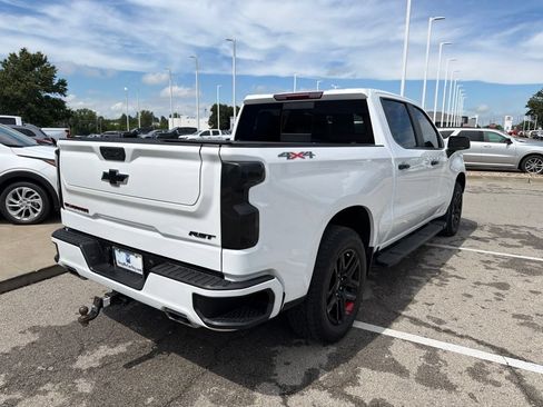 Used 2024 Chevrolet Silverado 1500 RST w/ Redline Edition AWD/4WD image 3