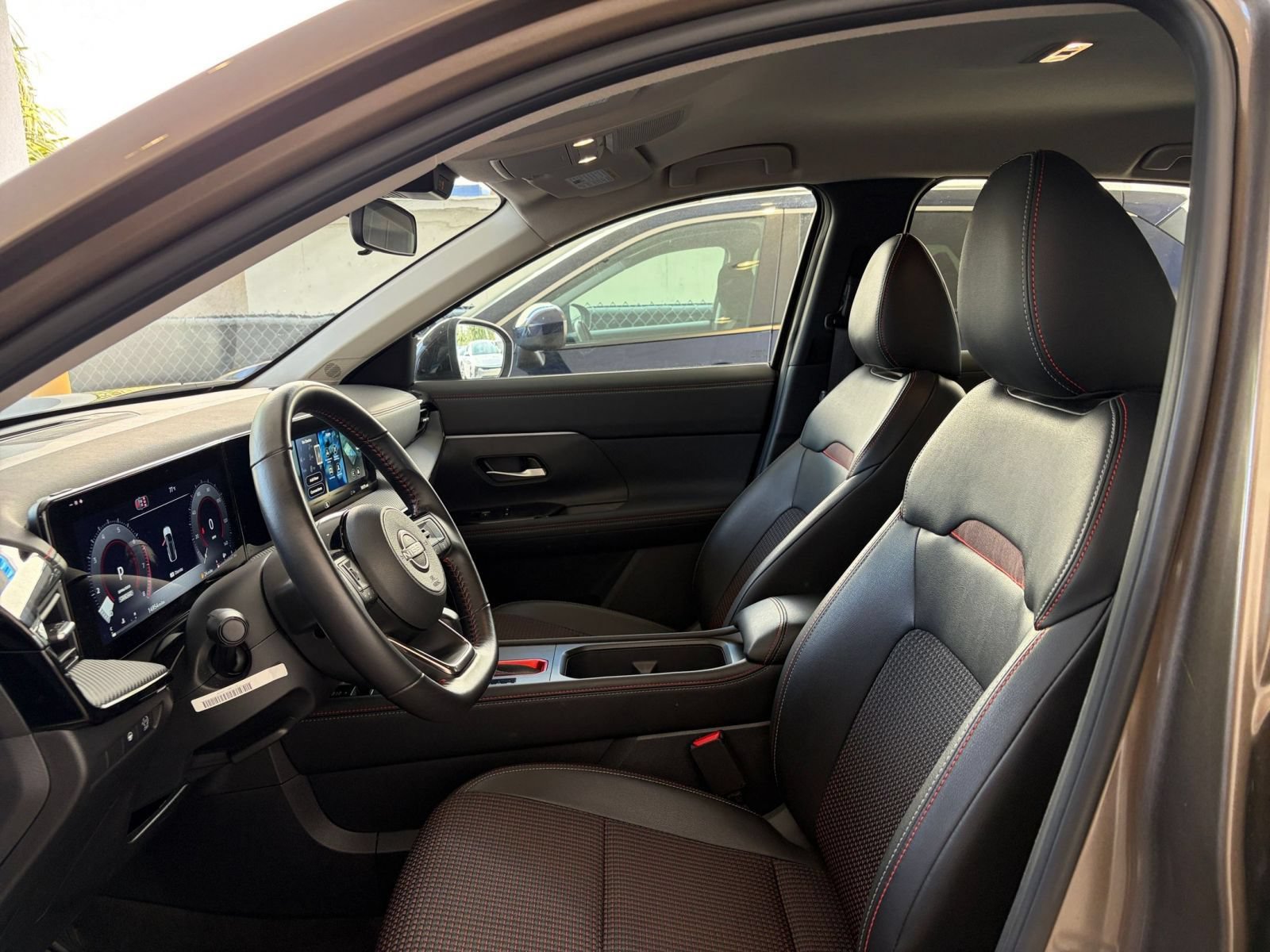 Used 2026 Nissan Kicks SR FWD image 26