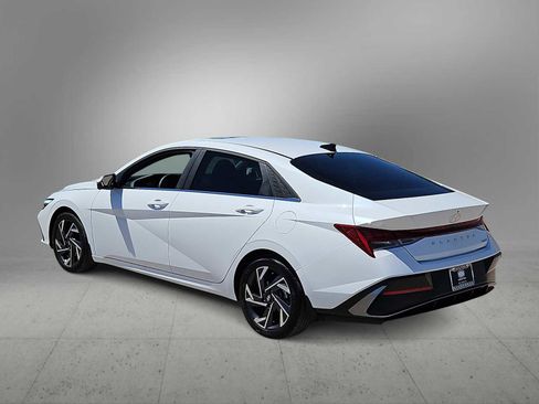 Used 2024 Hyundai Elantra Limited image 6