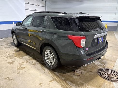 Used 2023 Ford Explorer XLT w/ Equipment Group 202A image 8