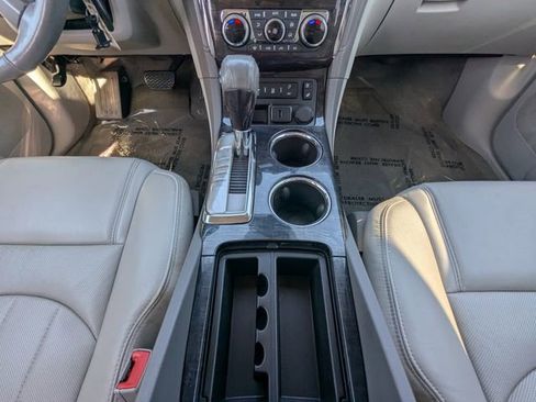 Used 2017 Buick Enclave Premium image 18