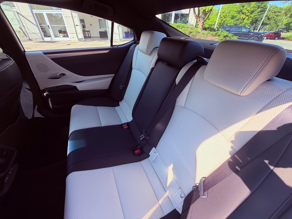 Certified 2024 Lexus ES 350 F Sport w/ Accessory Package (Z2) FWD image 14