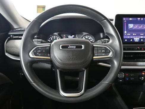 Used 2022 Jeep Compass Latitude AWD/4WD image 32