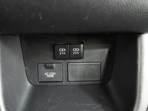 Used 2019 Toyota Highlander SE FWD image 27