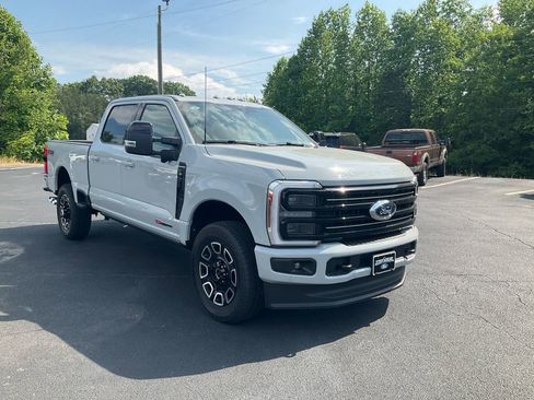 New 2026 Ford F250 Platinum AWD/4WD image 3