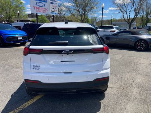 New 2027 Chevrolet Bolt LT w/ Comfort Package FWD image 4