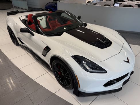 Used 2016 Chevrolet Corvette Z06 w/ 3LZ Preferred Equipment Group image 11