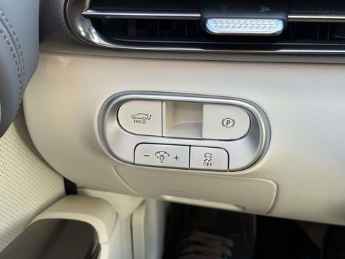 Used 2023 Genesis GV60 Advanced image 21