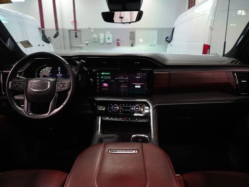 Used 2024 GMC Sierra 2500 Denali Ultimate w/ Max Trailering Package image 15