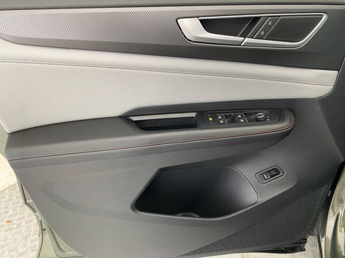 Used 2024 Volkswagen Atlas Peak Edition SEL image 12