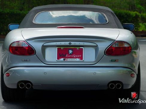 Used 2005 Jaguar XK8 Convertible image 22