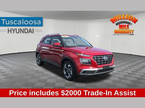 Used 2025 Hyundai Venue SEL FWD image 1