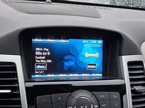 Used 2014 Chevrolet Cruze LT w/ All-Star Edition image 27