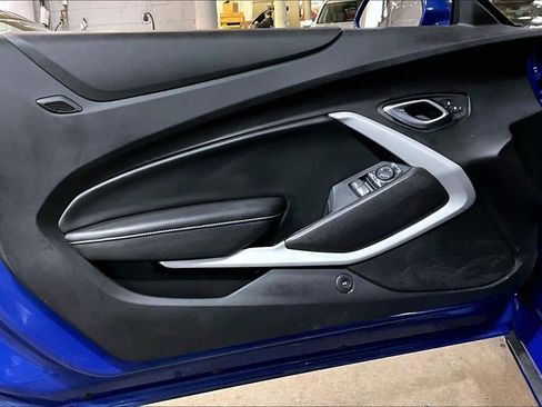 Used 2020 Chevrolet Camaro LT image 16