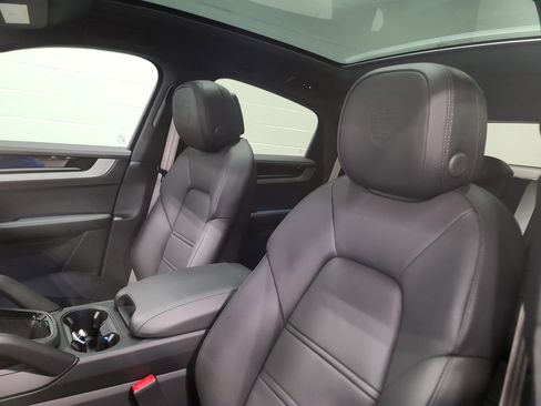 New 2026 Porsche Cayenne Coupe image 5