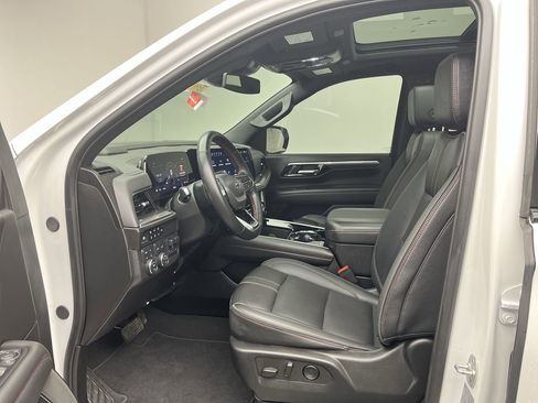 Certified 2025 Chevrolet Suburban RST w/ RST Capability Package image 3