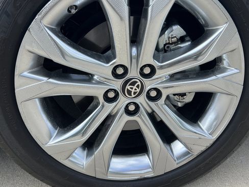 Used 2024 Toyota Sienna Platinum FWD image 13
