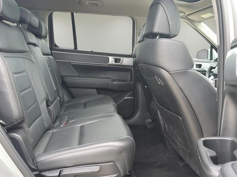 Used 2025 Hyundai Santa Fe Limited AWD/4WD image 15