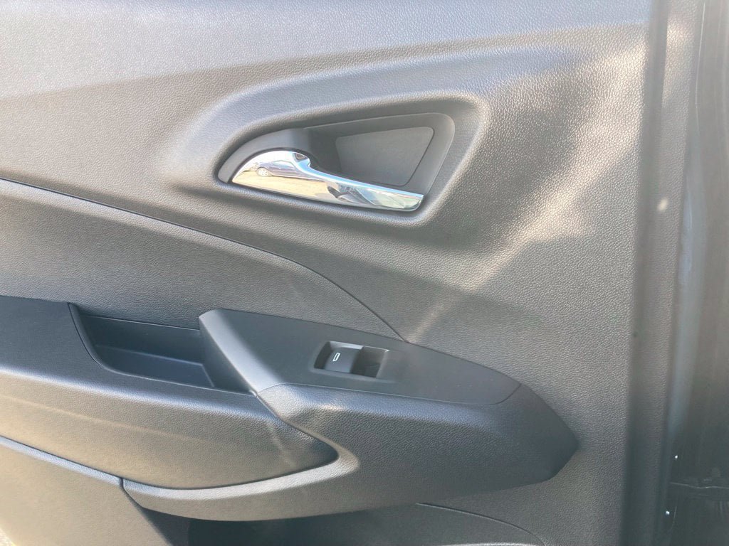 New 2026 Chevrolet Trax LT w/ Midnight Edition FWD image 22