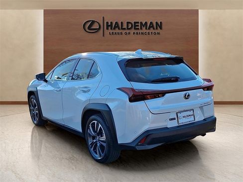 Used 2025 Lexus UX 300h AWD image 5