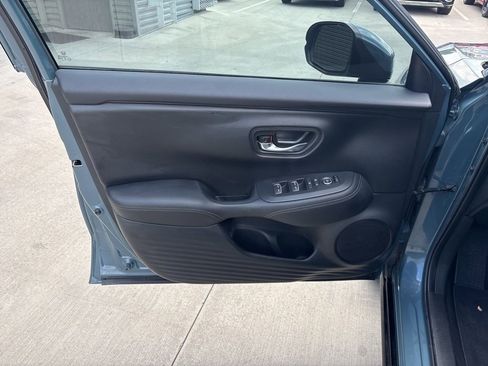 Used 2024 Honda HR-V EX-L image 10