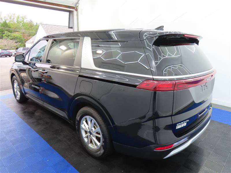 Used 2023 Kia Carnival LX FWD image 10