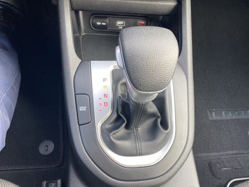 Used 2024 Kia Forte LXS w/ LXS Technology Package image 17