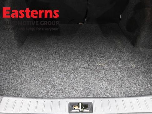 Used 2023 Nissan Versa SV image 9