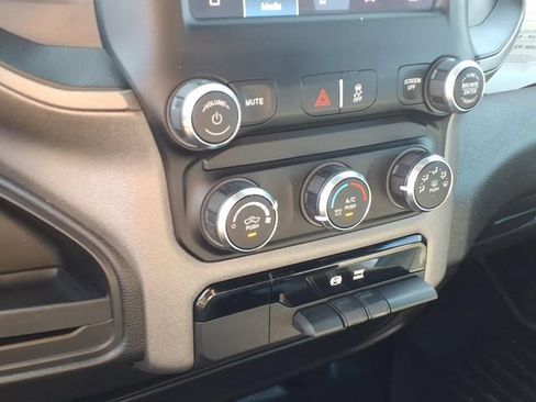 Used 2022 RAM 2500 Tradesman w/ Chrome Appearance Group AWD/4WD image 14