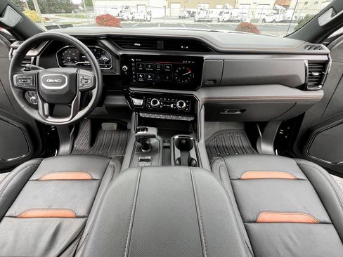 Used 2025 GMC Sierra 1500 AT4 w/ AT4 Preferred Package image 4